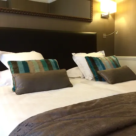 オテル ル ロワイヤル リヴ ゴーシュ 3*