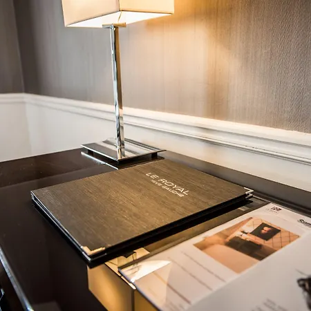 オテル ル ロワイヤル リヴ ゴーシュ ホテル 3*