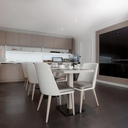 オテル ル ロワイヤル リヴ ゴーシュ ホテル