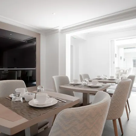 オテル ル ロワイヤル リヴ ゴーシュ ホテル 3*