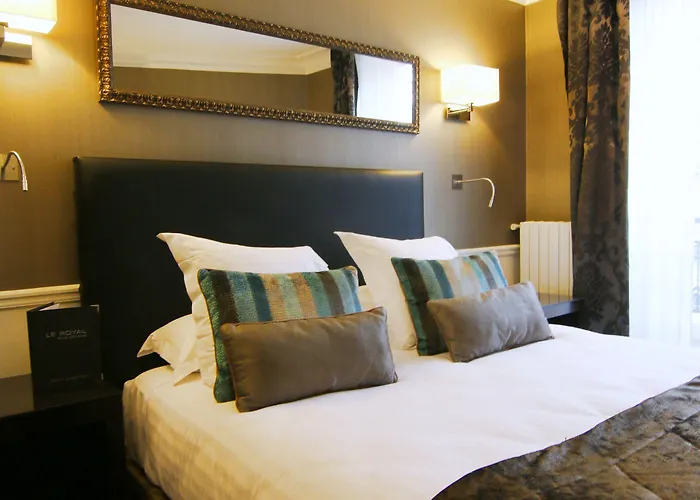 Hotel Le Royal Rive Gauche 3*