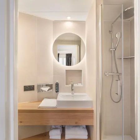 Le Royal Rive Gauche Hotel 3*